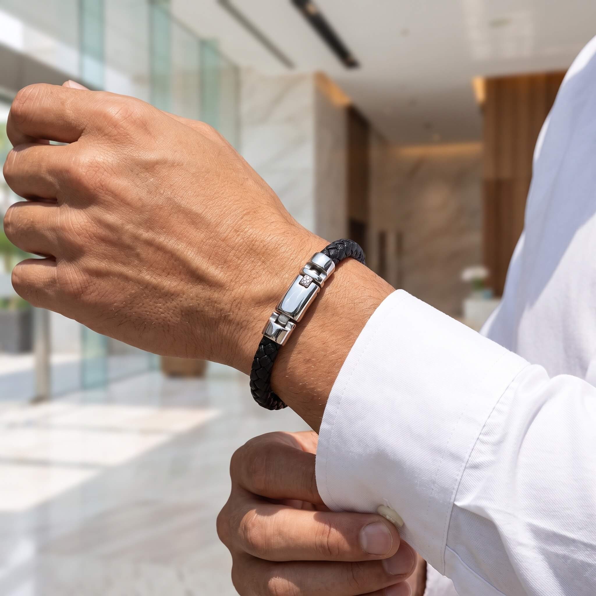 Extra Large Leather Bracelets for Men: XL That Actually Fits – CALIGIO